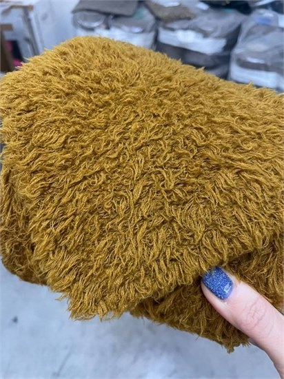 TAGLIATINO 2300 90%Меринос 10%Шелк 230м/100г желтый BOT_4948