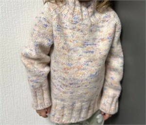 {{photo.Alt || photo.Description || 'Пряжа на бобинах Monamour Silvedd кашемир (28%) меринос (56%) вискоза (6%) ПА (10%) розовый меланж'}}