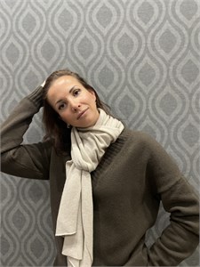 {{photo.Alt || photo.Description || 'Коричневая бобинная пряжа Cashmere Cariaggi кашемир (100%)'}}