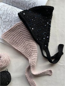 {{photo.Alt || photo.Description || 'Кроше-платок с пайетками'}}