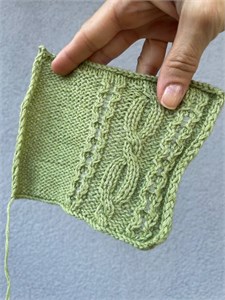 {{photo.Alt || photo.Description || 'Зеленая пряжа на бобинах Lao меринос (50%) хлопок (40%) кашемир (10%)'}}