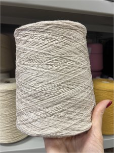 {{photo.Alt || photo.Description || 'Supersoft 100% кардный меринос 2/15 (750м в 100) бьянко беж'}}