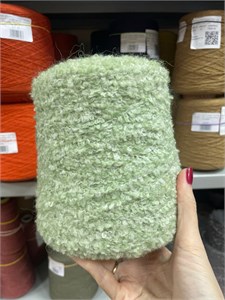 {{photo.Alt || photo.Description || 'Бобинная пряжа Pinori Filati Vello бэби альпака (85%) па (15%) фисташка'}}