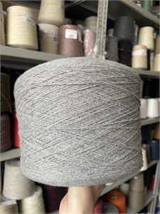 {{photo.Alt || photo.Description || 'KIRMAN 90% меринос 10% кашемир 700м/100г Серый'}}