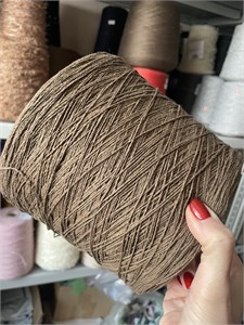 {{photo.Alt || photo.Description || 'Lido Bourette 100% буретный шелк  1/450 коричневый'}}