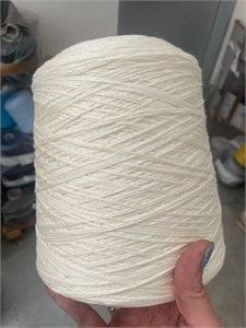 {{photo.Alt || photo.Description || 'Amoroso 70% меринос, 30% шелк 300м/100 Молочный'}}